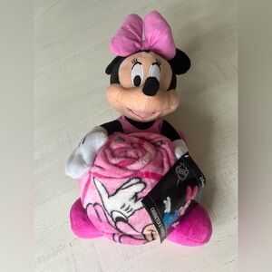 Disney and NHL Boston Bruins Minnie Mouse Pink Throw Set